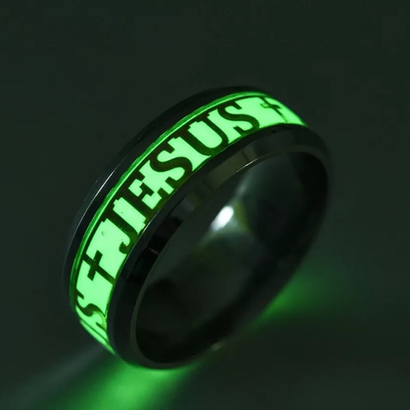 Luminous “Jesus” & Cross Glow In The Dark Ring! - Picture 2 of 4